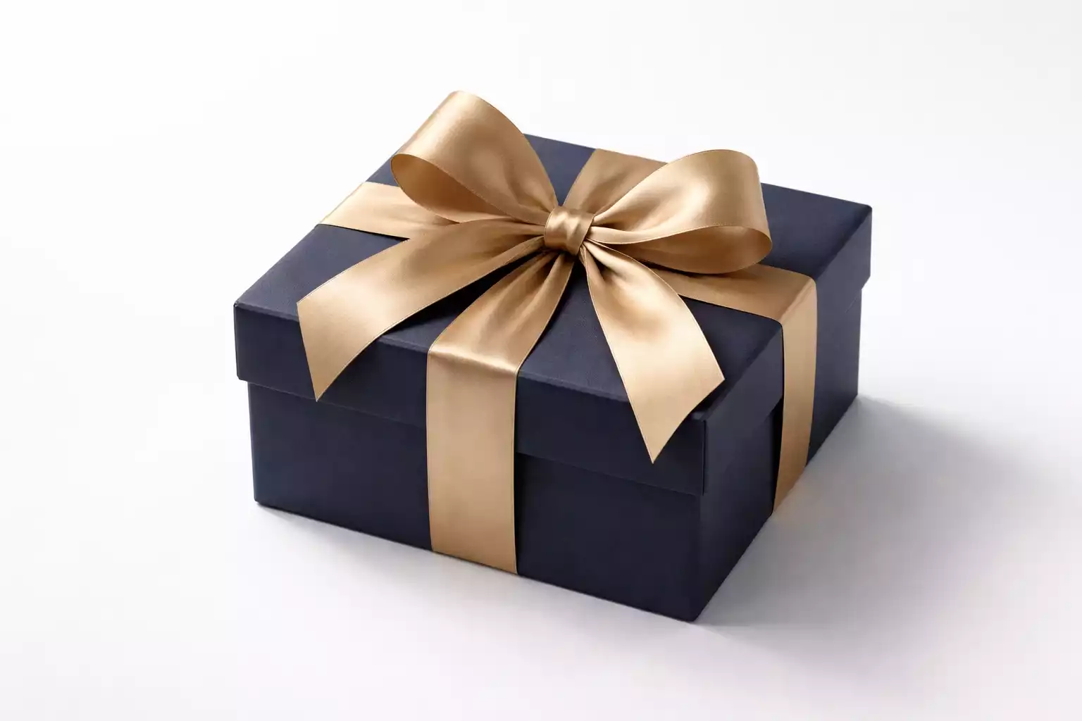 Geschenkbox mit Schleife symbolisiert Willkommensbonus Angebote